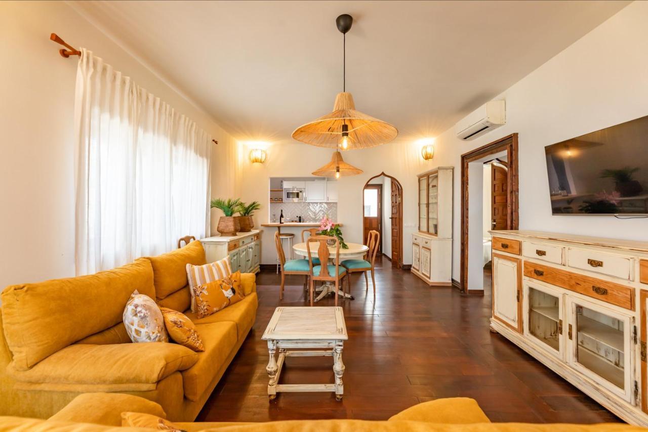 Villa Corralejo Bay Beachfront Corralejo By Holidays Home Екстер'єр фото